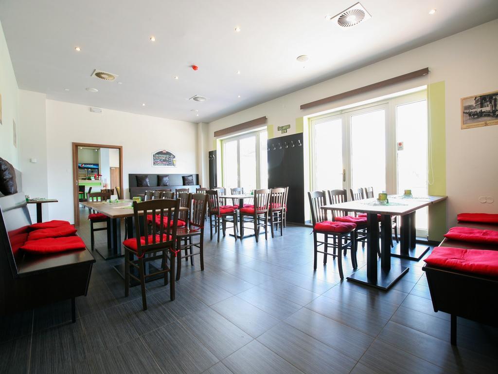 Nad Kralovnou Hotel & Restaurant Прага Номер фото